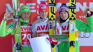 Skispringen: Severin Freund auf Rang Drei - der Sieg ging an den Norweger Tande