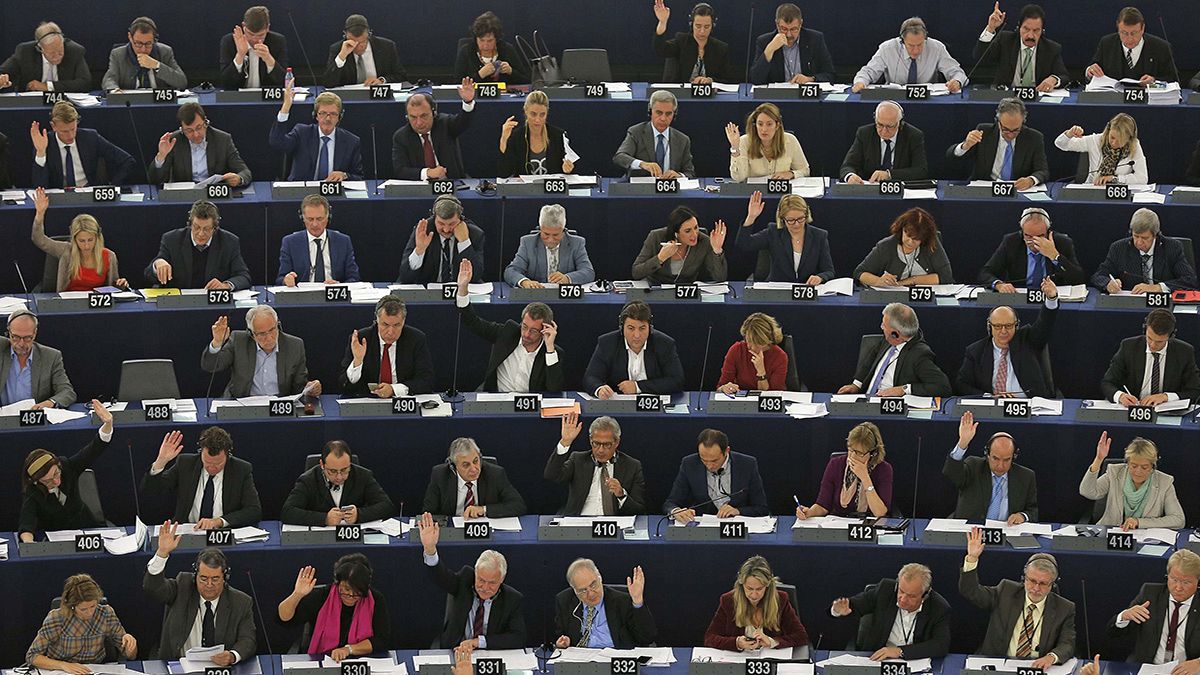 Δημοσιογράφοι στέλνουν το Ευρωκοινοβούλιο στα δικαστήρια: 7 ερωτήσεις κι απαντήσεις
