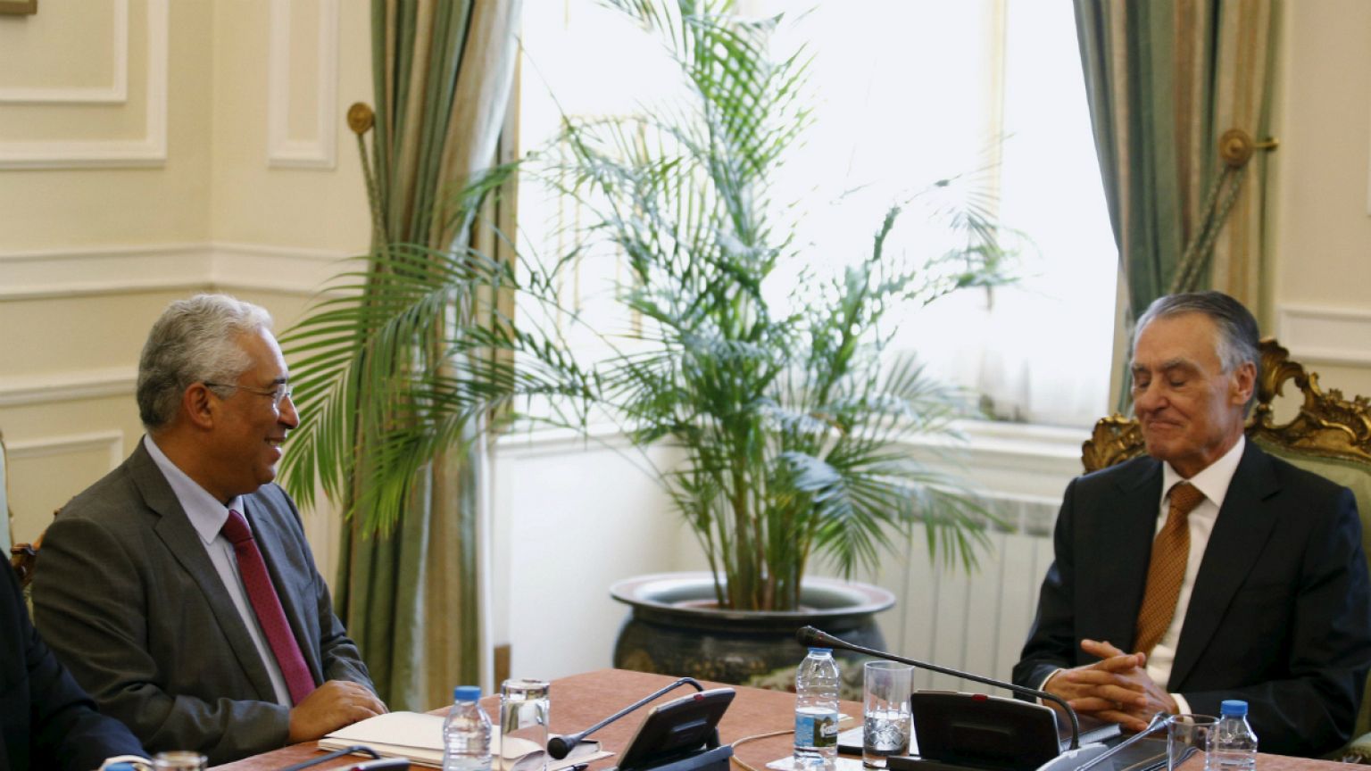 Portugal: Cavaco pediu a Costa "solução governativa estável, duradoura e credível"