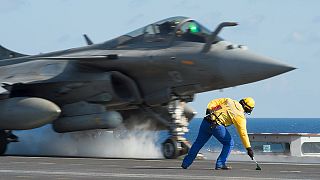 A szíriai Rakkát bombázta a francia légierő hétfőn