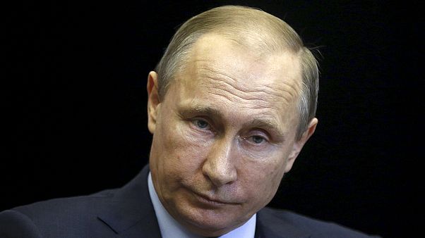 Putin: Russischer Kampfjet "von Helfershelfern von Terroristen" abgeschossen Putin: Russischer Kampfjet "von Helfershelfern von Terroristen" abgeschossen