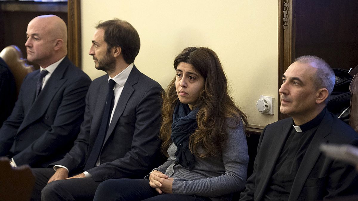 Dos periodistas en el banquillo de los acusados en el inicio del juicio por el caso 'Vatileaks 2'