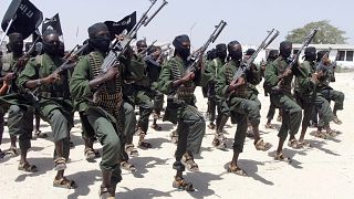 Image: Hundreds of newly trained al-Shabab fighters perform military exerci