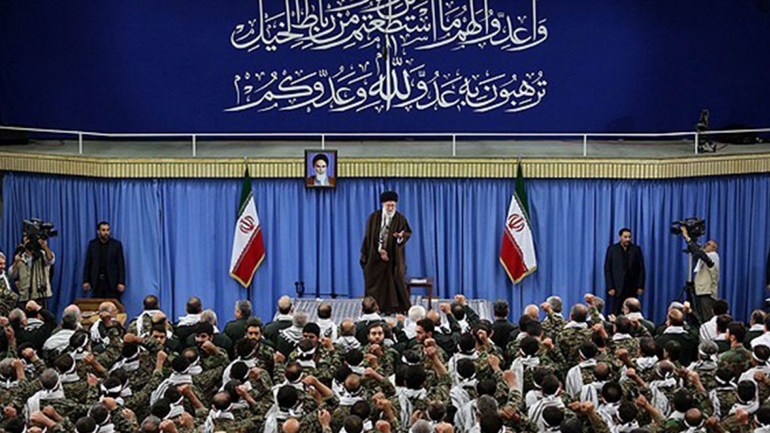 رهبر جمهوری اسلامی: نباید مسئله نفوذ را کمرنگ جلوه داد