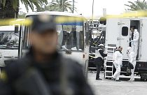 Tunísia: Estado Islâmico reivindica atentado contra guarda presidencial