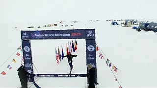 Antarctic Ice Marathon: Webb e Camelio trionfano tra i ghiacci