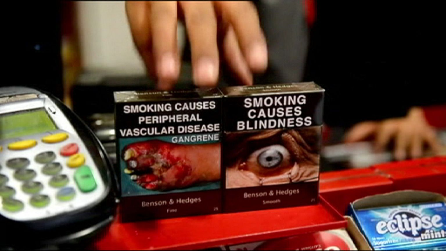 La France adopte le paquet neutre de cigarettes