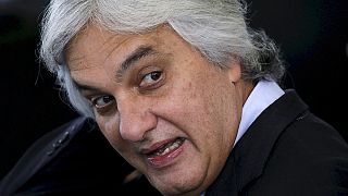 Le chef du groupe sénatorial au pouvoir au Brésil interpellé dans l'affaire Petrobras
