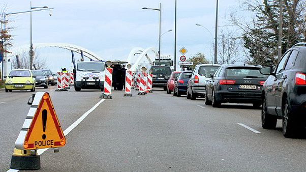 Így módosíthatják a schengeni rendszert a párizsi merényletek miatt Így módosíthatják a schengeni rendszert a párizsi merényletek miatt