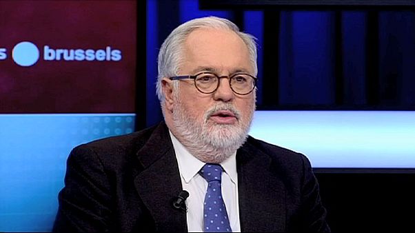 Canete: "Ekonomik büyüme hedefi emisyon gazlarını azaltmaya engel değil" Canete: "Ekonomik büyüme hedefi emisyon gazlarını azaltmaya engel değil"