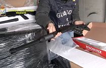Italienische Polizei beschlagnahmt für Belgien bestimmte Gewehre