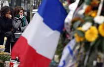 La France rend un hommage solennel aux 130 victimes des attaques de Paris