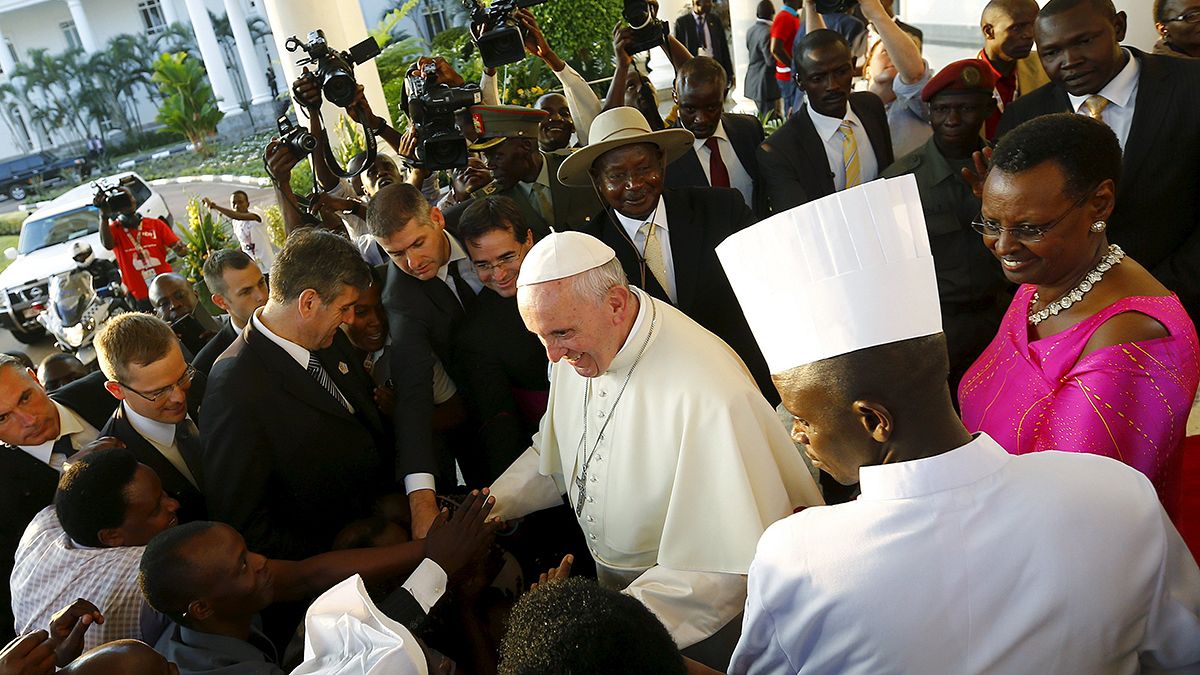 رهبر کاتولیکهای جهان وارد اوگاندا شد