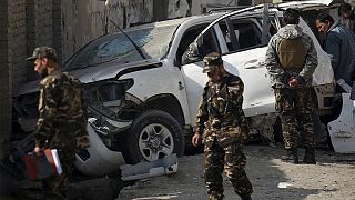 عضو کمیسیون مستقل انتخابات افغانستان از حمله انتحاری جان سالم به در برد