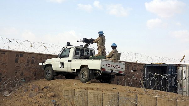 Mali: mueren dos cascos azules guineanos y un civil en un ataque contra una base de la ONU Mali: mueren dos cascos azules guineanos y un civil en un ataque contra una base de la ONU