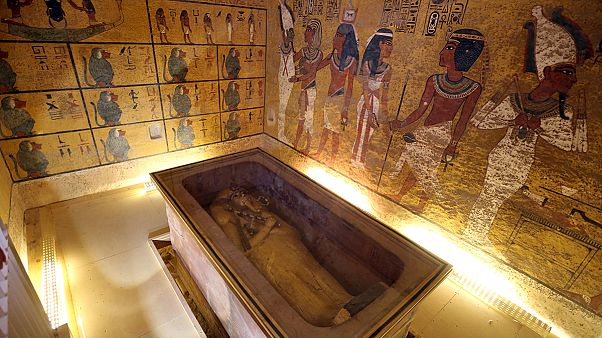 تقویت فرضیه وجود مقبره ملکه نفرتیتی در اقصر مصر تقویت فرضیه وجود مقبره ملکه نفرتیتی در اقصر مصر
