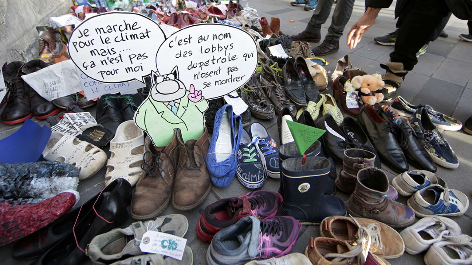 França: Mil pessoas impedidas de entrar no território antes da COP21