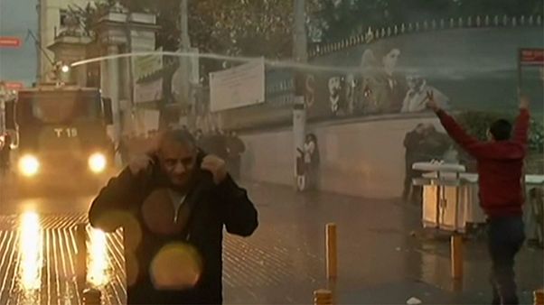 Police fire tear gas at demonstrators in Turkey Police fire tear gas at demonstrators in Turkey