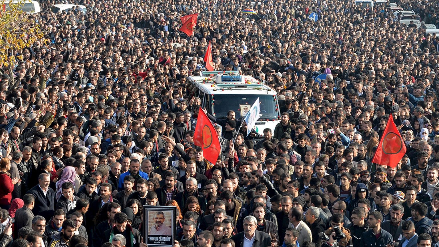 Tahir Elçi'yi on binler uğurladı