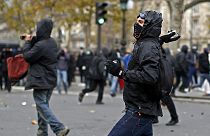 Confrontos com a polícia em Paris na véspera da conferência sobre o clima