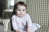 Британцам показали новые фото принцессы Шарлотты
