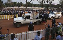 Papa Francesco a Bangui, Centrafrica, apre le porte del Giubileo nella "capitale" delle violenze di religione