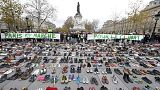 «تظاهرات» کفش ها در نشست آب و هوایی پاریس