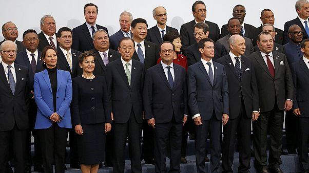 Paris İklim Zirvesi: Dünya liderleri küresel ısınmayla mücadele için kolları sıvadı Paris İklim Zirvesi: Dünya liderleri küresel ısınmayla mücadele için kolları sıvadı