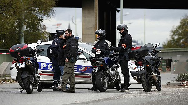 Paris'te dünya liderlerini korumak için adeta kuş uçurtulmuyor Paris'te dünya liderlerini korumak için adeta kuş uçurtulmuyor
