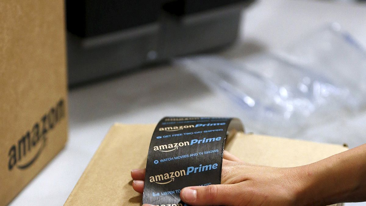 Το drone της Amazon εν δράσει... σε διαφημιστικό