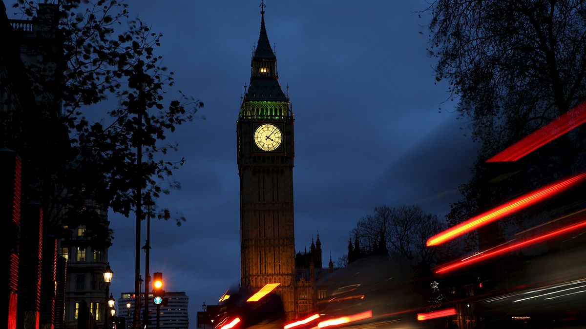 A brit parlament szerdán dönt a szíriai beavatkozásról