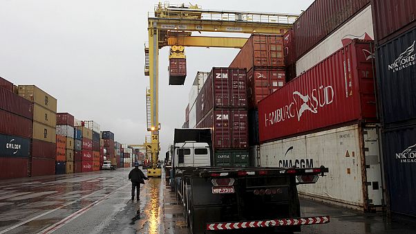 Βραζιλία: αντιμέτωπη και με ύφεση η Πρόεδρος Ν. Ρούσεφ Βραζιλία: αντιμέτωπη και με ύφεση η Πρόεδρος Ν. Ρούσεφ