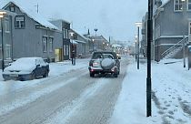 La neige perturbe les routes en Islande