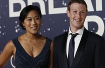 Ο Mr.Facebook έγινε μπαμπάς και δωρίζει το 99% των μετοχών του!