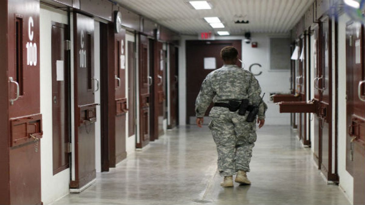 Guantanamo'da isim benzerliğinden 13 yıl hapis yattı