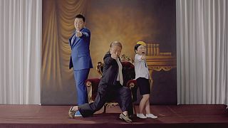 "Daddy" von Psy, im Stil von "Gangnam Style"