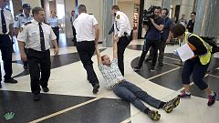 Activistas protestan en el Parlamento australiano para pedir más acciones contra el cambio climático
