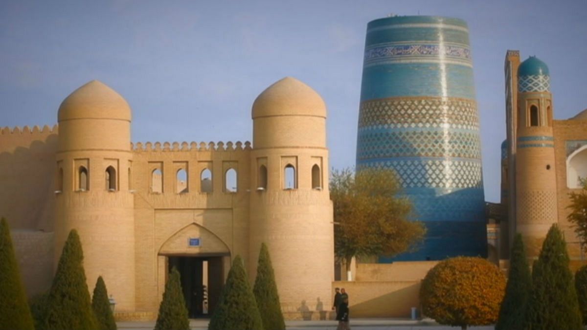 Minarete Azul de Jiva, ícono uzbeko