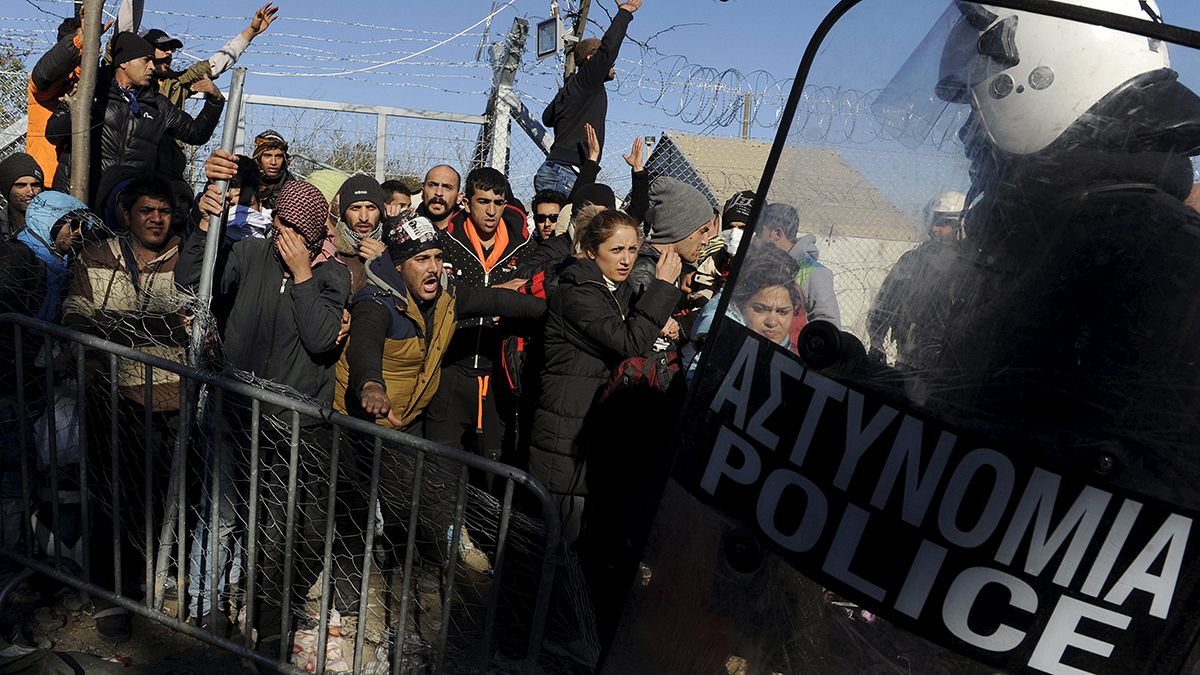 Yunanistan-Makedonya sınırında bir sığınmacı elektriğe kapılarak öldü