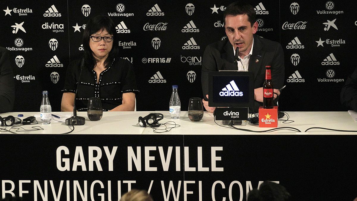 Gary Neville apresentado no Valência mas já se fala em "ponte" para Mourinho