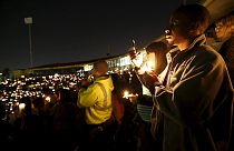 San Bernardino, migliaia di persone rendono omaggio alle vittime della sparatoria