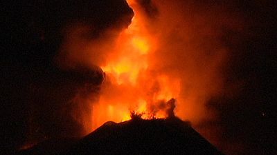 Italy: Etna eruption