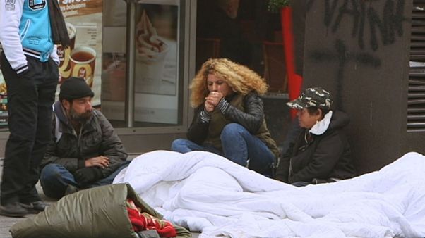 Istantanea sulla povertà: donne e bambini fra i più colpiti Istantanea sulla povertà: donne e bambini fra i più colpiti