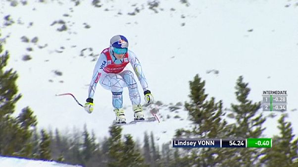 Lindsey Vonn Lake Louise pistinde yarışı ilk sırada bitirdi Lindsey Vonn Lake Louise pistinde yarışı ilk sırada bitirdi