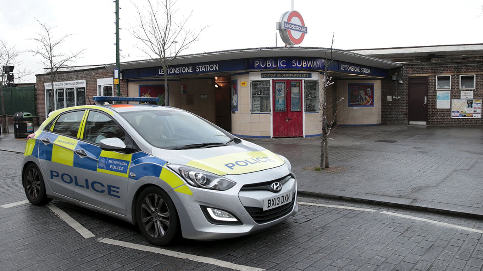 Londra'da bıçaklı 'terör' saldırısı: 3 yaralı