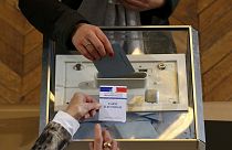 Fransa'daki bölgesel seçimlerde aşırı sağcıların zaferi bekleniyor