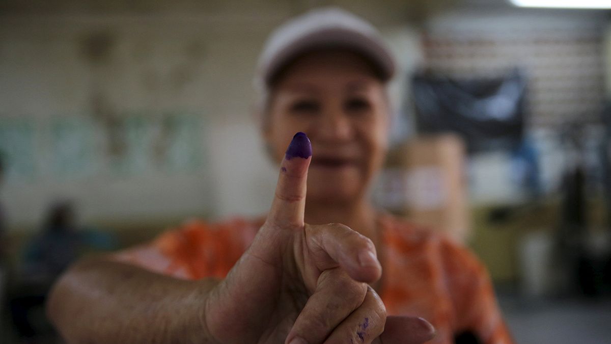 Venezuelans vote as polls predict return of the right after 16 years out of office