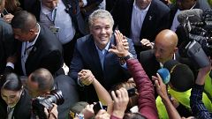 Image: Ivan Duque, candidate of the Democratic Center party, greets support