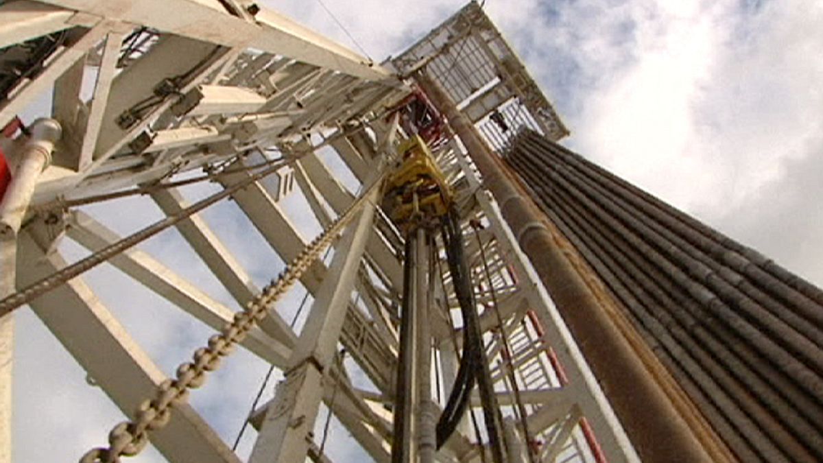 El mantenimiento de la producción de la OPEP obliga a cerrar un tercio de las plataformas de esquisto en EEUU