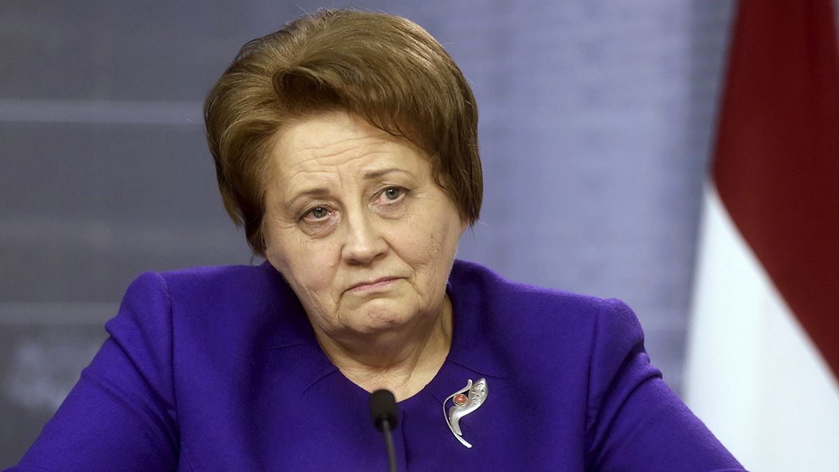 Letónia: Primeira-ministra apresenta demissão